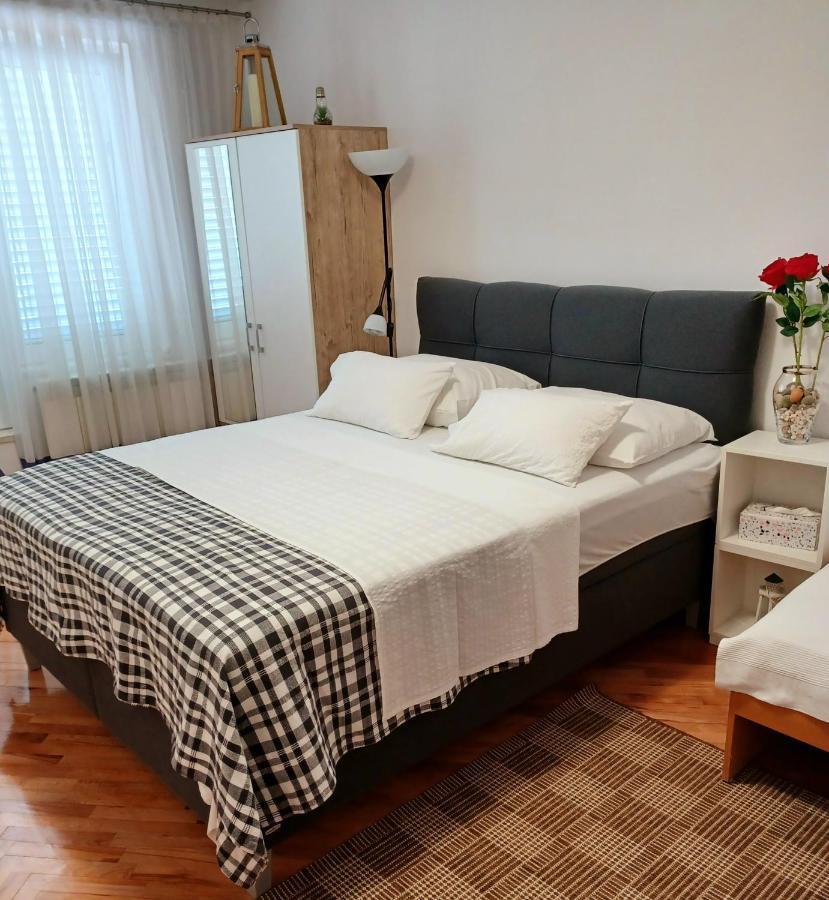 Rooms & Apartments Dolac Hvar Town Exterior foto