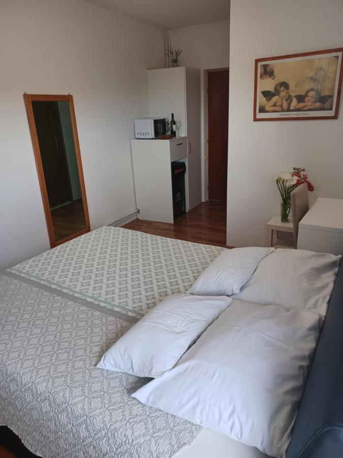 Rooms & Apartments Dolac Hvar Town Exterior foto